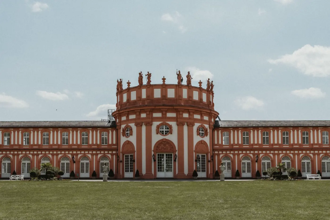 Schloss Biebrich am Rhein im Wiesbadener Stadtteil Biebrich